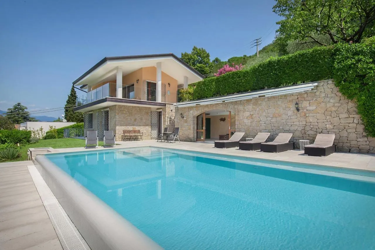 Villa Sybille With Pool And Lake View Torri Del Benaco Italy