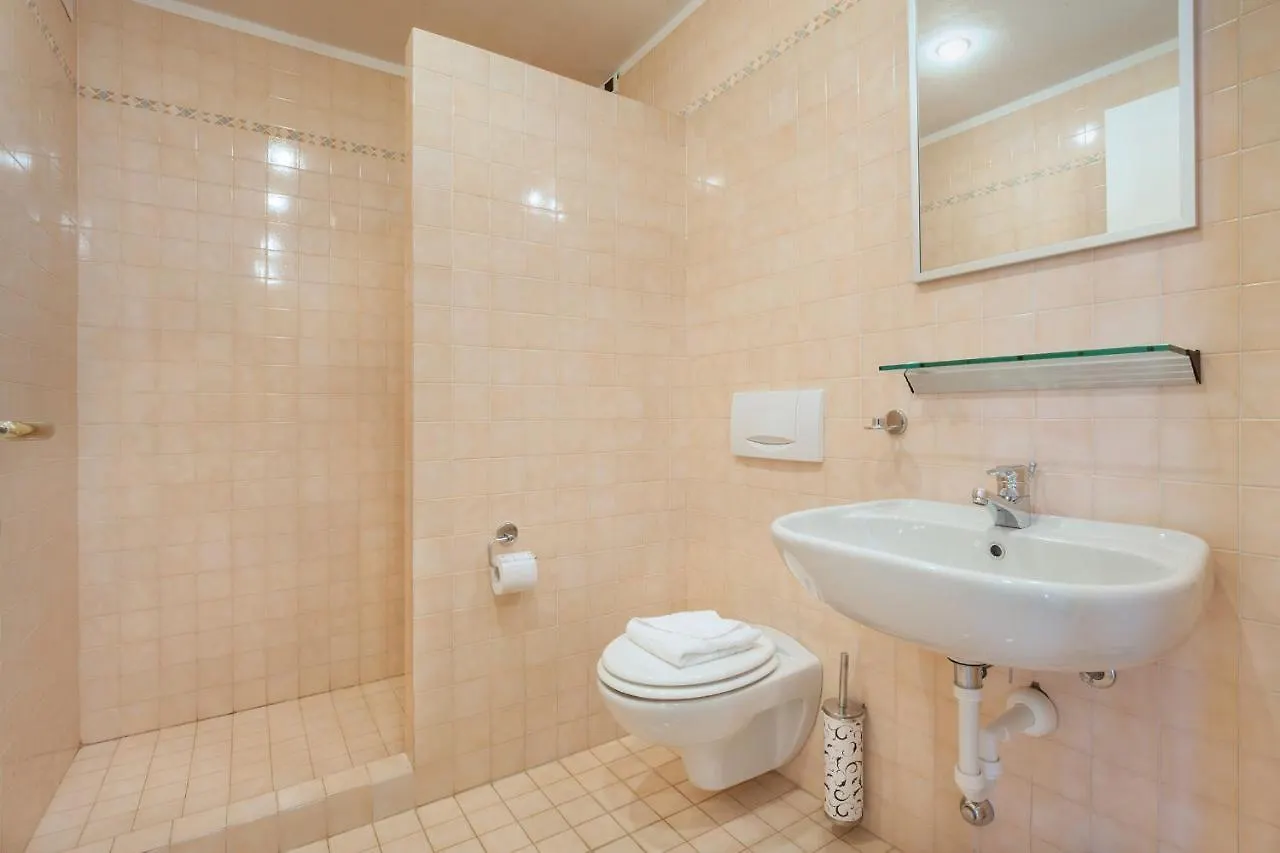 Villa Sybille With Pool And Lake View Torri Del Benaco